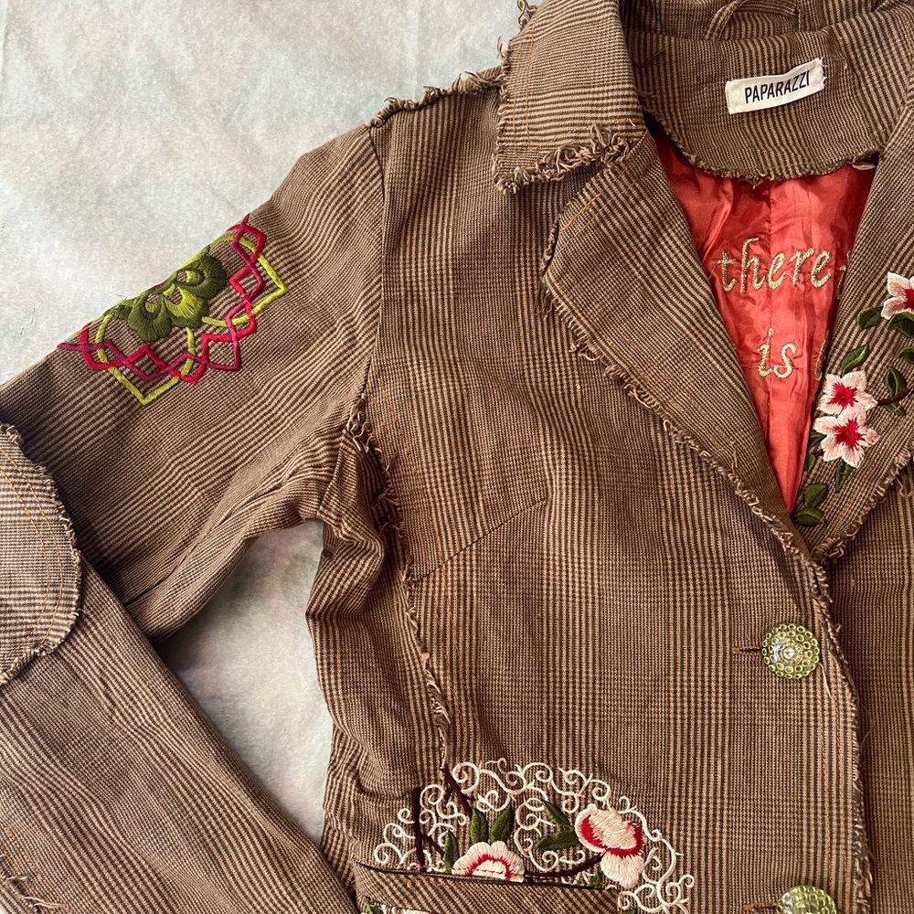 Paparazzi Brown and tan Corduroy Embroidered Floral Blazer - Picture 4 of 9